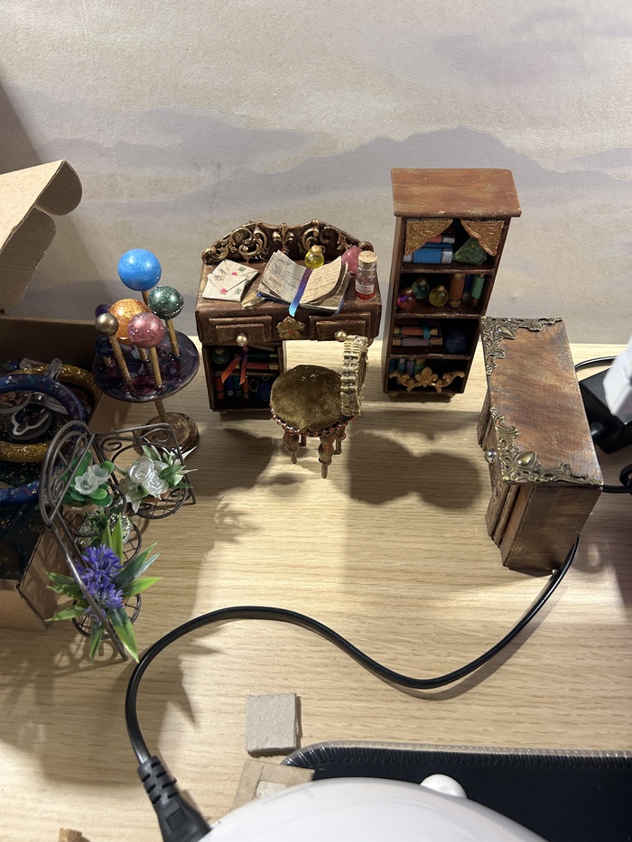 После всех моих творческих изысканий вышел вот такой наборчик мебели для башни