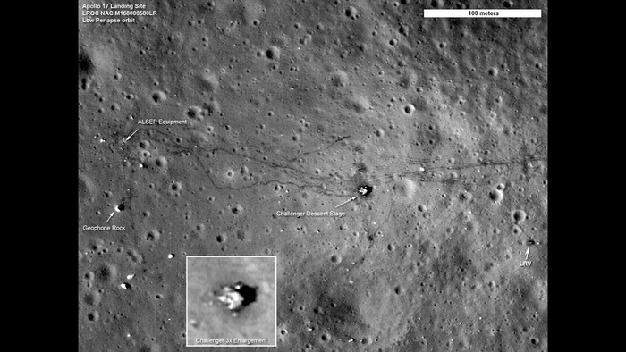        "-17".   :  ,  ,       .    LRO, 4  2011 