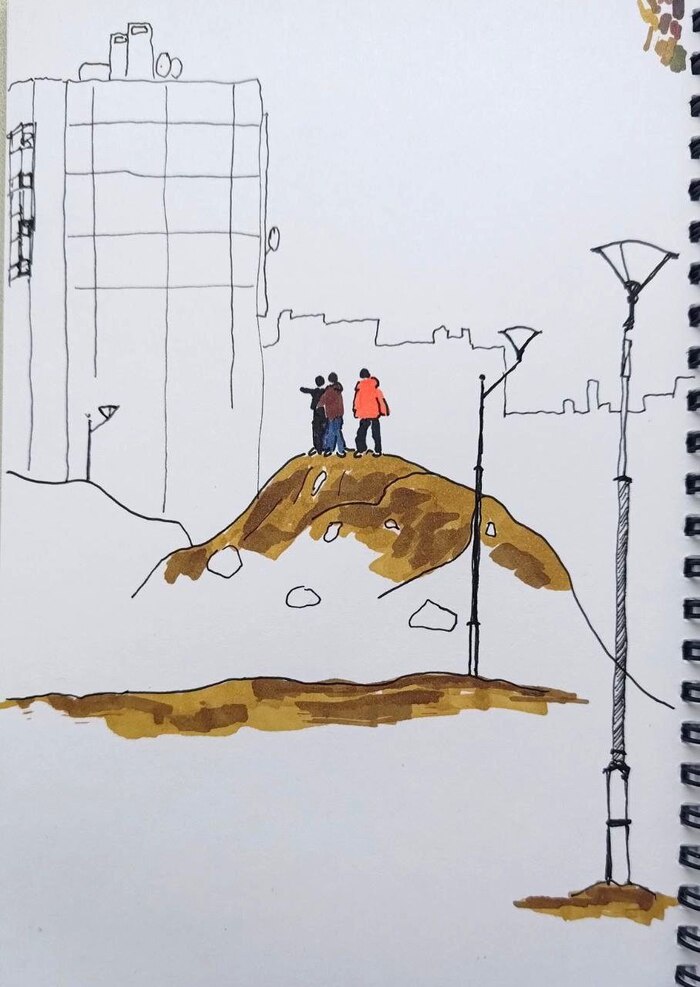 В парке у дома ремонт и заходить туда нельзя. А когда нельзя — это даже лучше!