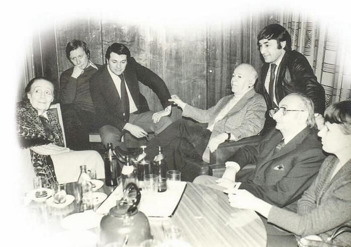 Архивный кадр Валентин Плучек со своими актерами