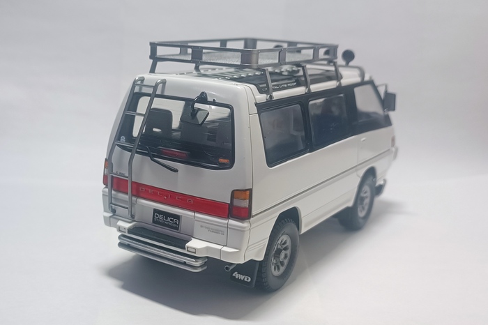 Таблички под декали номеров - алюминиевые! Тоже из коробки.