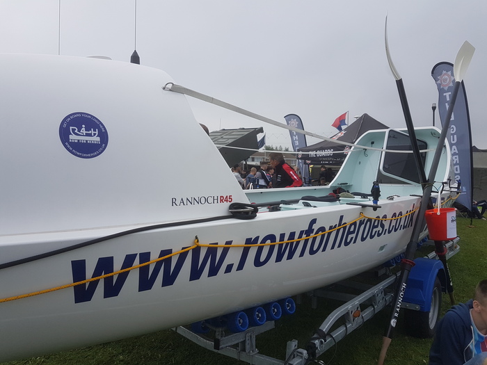 По заверению члена команды ведро то самое, что было с ними в пути.