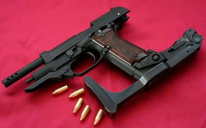 Автоматический пистолет Beretta 93R -Италия