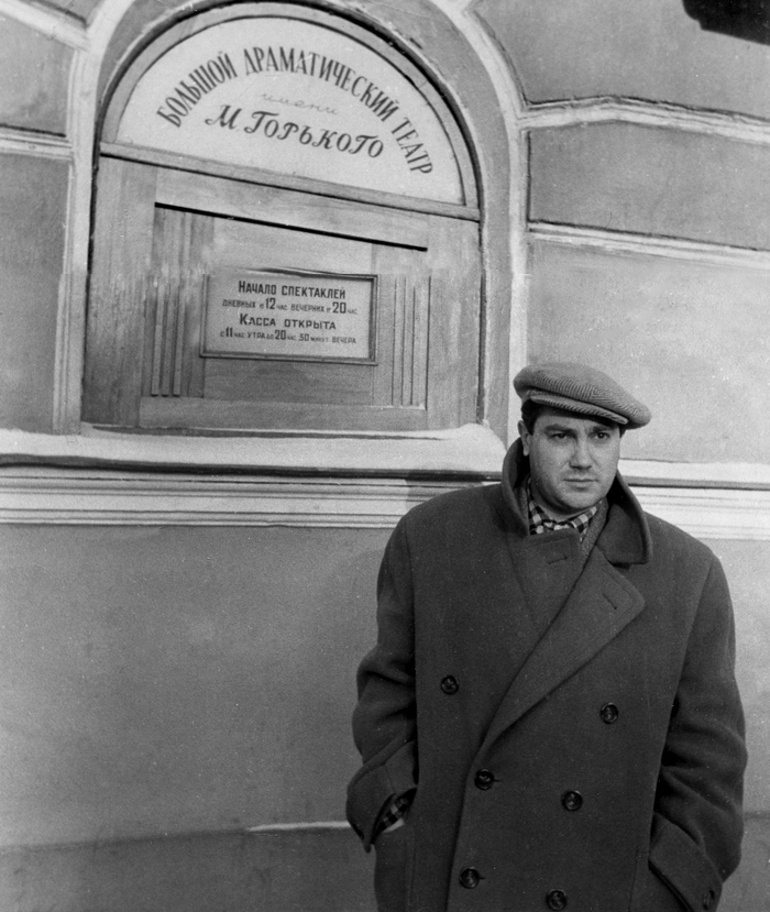 С 1959 года Луспекаев — актёр Большого драматического театра имени Максима Горького