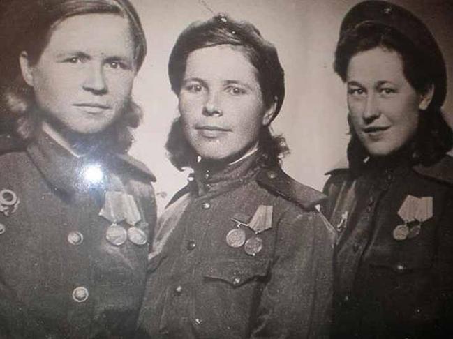 Фото, висящее на стене