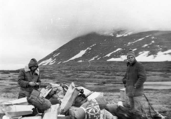   10  .      : ", ,  !"     .