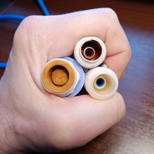 Шланги - подводка к водопроводу, трубка входа в фильтр, трубка выхода из фильтра