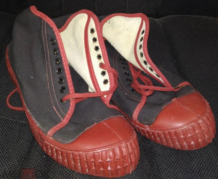 Кеды завода "Красный треугольник" в Сланцах