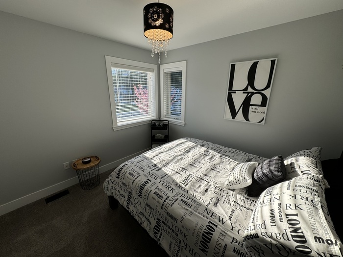 Ещё спальня