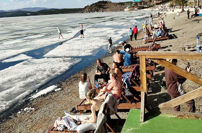 Пляж озера Тургояк