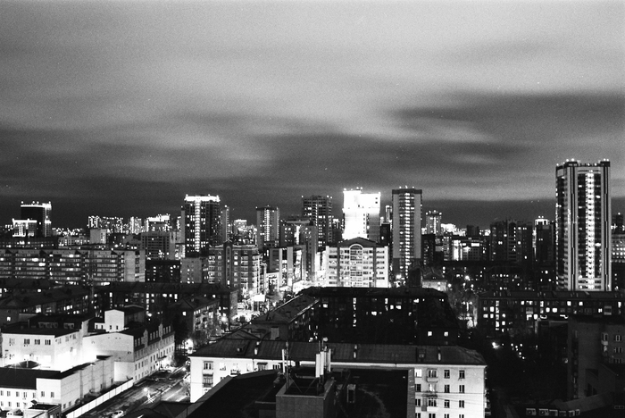 Leica MP Voigtlander Nokton 1.2/35 RolleiRetro 400S