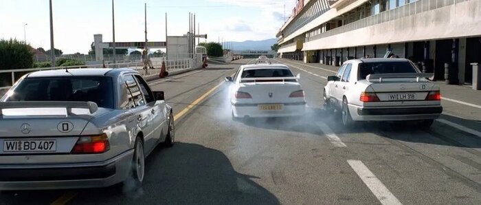 Это обыгрывается даже в фильме "Такси", где все "немцы" традиционно серебристые