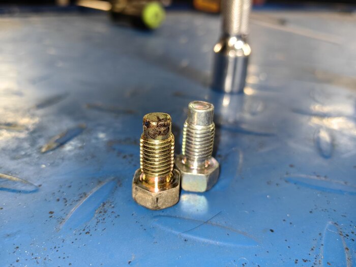 левый старый, правый новый