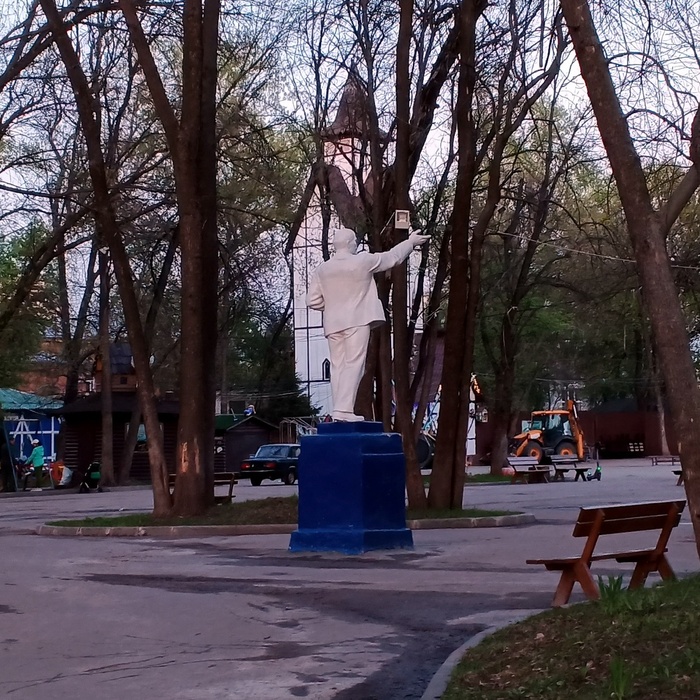 Найди Ленина и получи билет в ратушу