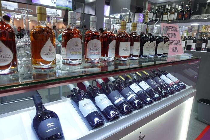 Бухлишко. Не знаю какого качества и какой цены (