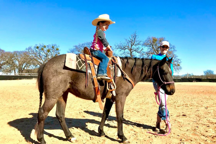 Сотни лет назад мои предки сбежали от европейских колонистов. А теперь я катаю детей этих колонистов. Какая ирония!