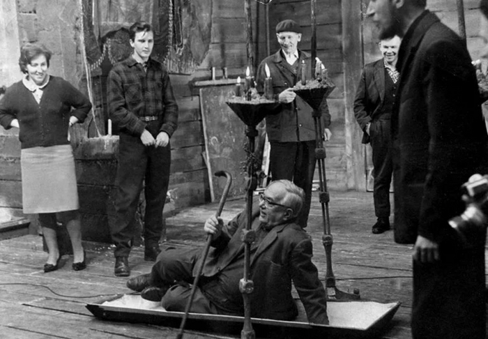 Тебя оденут в деревянный макинтош...