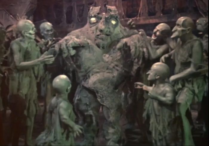 Не знаю как вы, а я в детстве боялся его до усрачки.