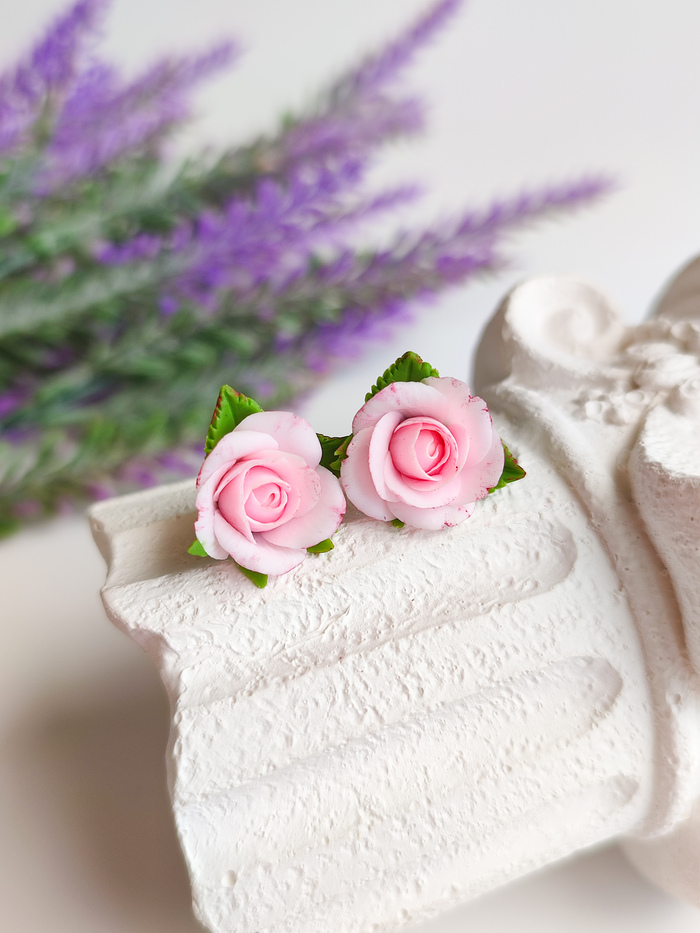 Размер цветочка около 1,5 см.