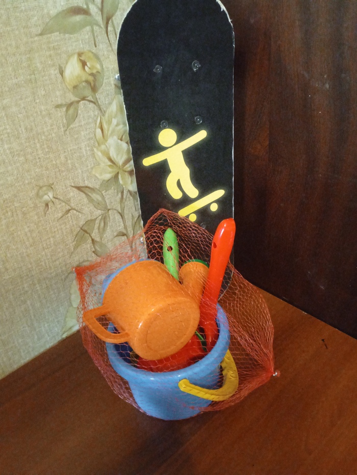 Подарки детям, то что они выбрали сами. Уже немного поюзали, извиняюсь)