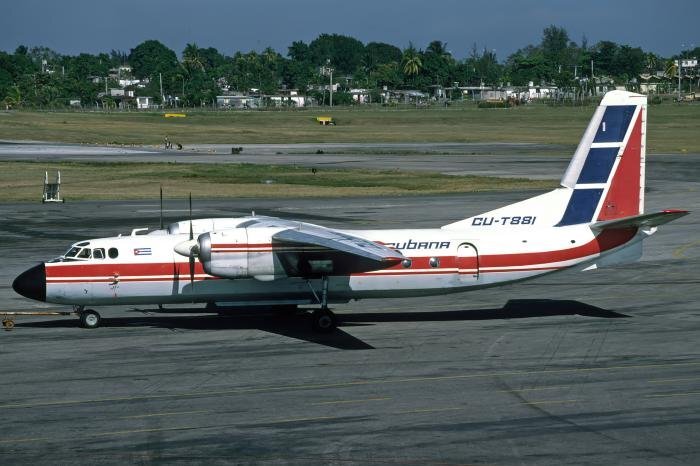 Этот Антонов Ан-24В, CU-T881 (серийный номер 67302601), был доставлен новым на Кубу в 1966 году и находился на закате своей летной карьеры, когда он прошел мимо объектива автора в Гаване в 1995 году. К 1997 году он был списан и утилизирован.