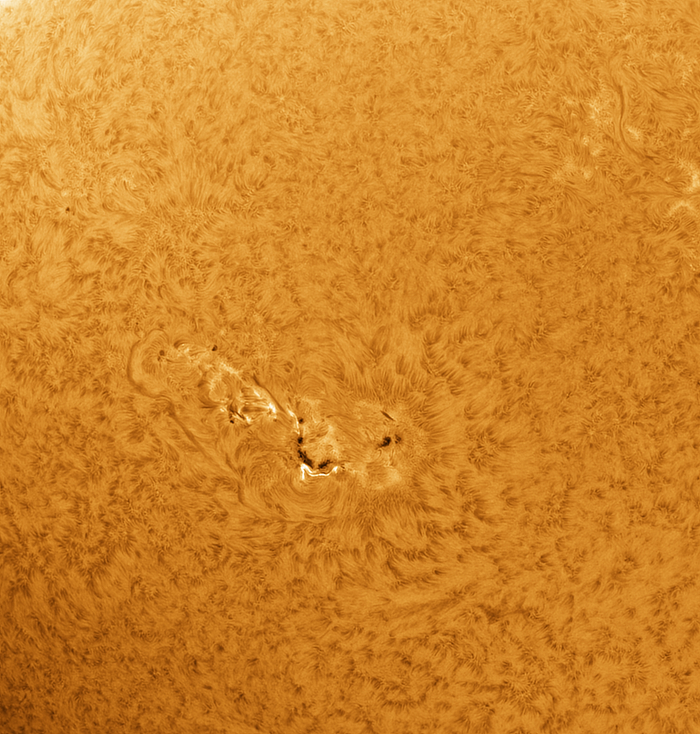 Бонусом - поверхность с большой группой пятен.