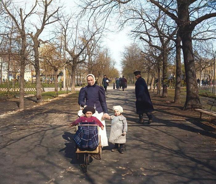Цветные снимки дореволюционной Москвы. Жизнь и виды города в начале ХХ века. Часть II Старое фото, Историческое фото, История города, Краеведение, Колоризация, Москва, Фотография, Российская империя, 20 век, 19 век, Длиннопост