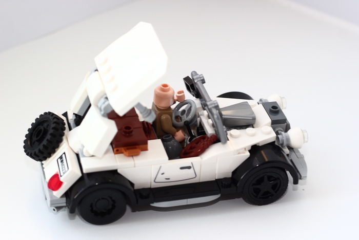 рундук и место для чемодана решил не трогать, ибо второй ряд туда все равно бы не влез, так что пусть будет.