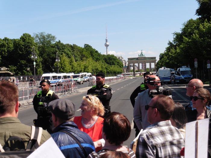   10   ,    .        .