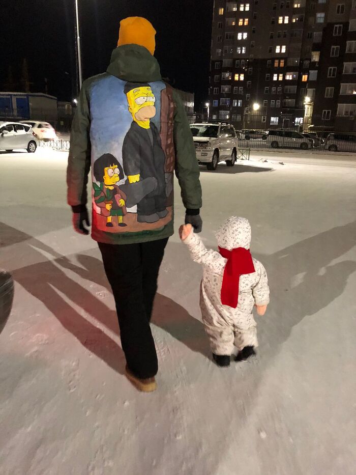 А это мы вечером на прогулке в магазин))