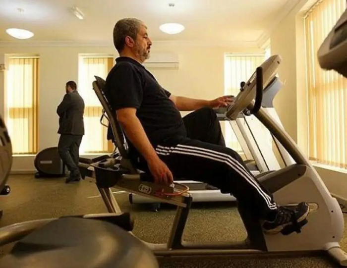 Машаль – один из команды с состянием в 11 миллиардов долларов, чей образ жизни сильно отличается от образа жизни людей, которыми управляет ХАМАС.