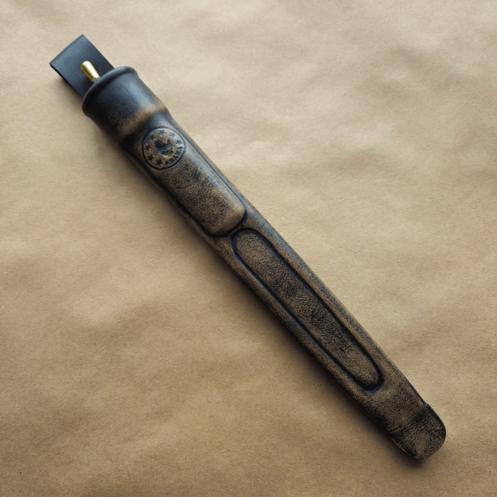 Ножны - кожа р.д. , деревянный вкладыш.