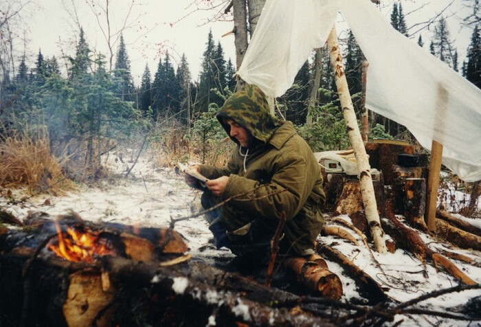 Примерно в то самое время, только это я уже в лагере, возле вариационной станции сижу.