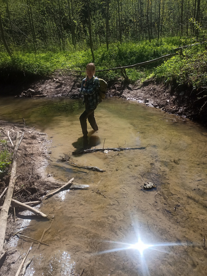 А я слегка ополоснула грязнющие кроссовки и остудила распухшие ноги)