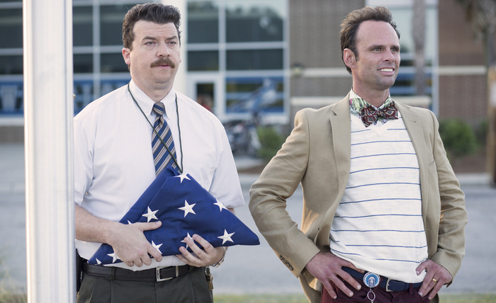 Нил Гэмби (Дэнни Макбрайд) и Ли Рассел (Уолтон Гоггинс)