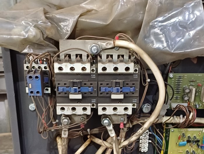 А вот и Гюльчатай. Два больших, потому что первичка подключена треугольником.