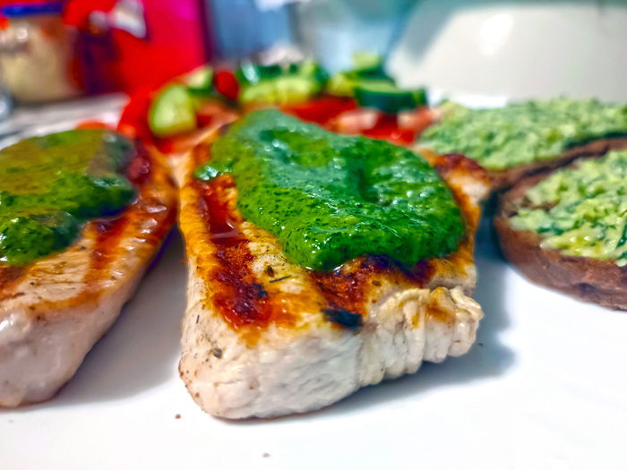 В моем случае - индейка на электрогриле. Соус бомбически сочетается с ней!