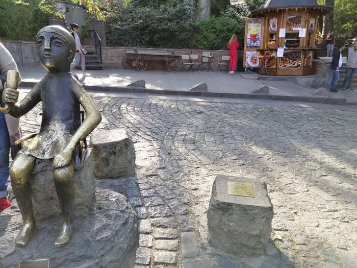 Местный тамада. Все его знают