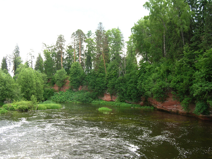 Река Оредеж и знаменитые красноцветные скалы (девонские песчаники)