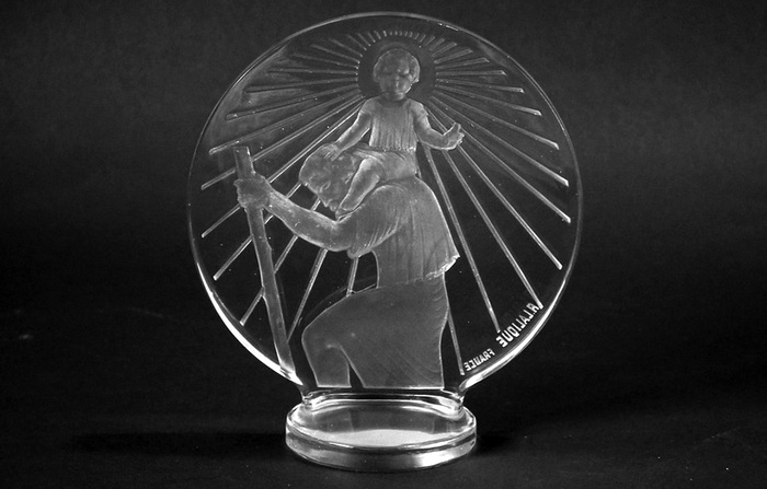      ,   Lalique,        -.