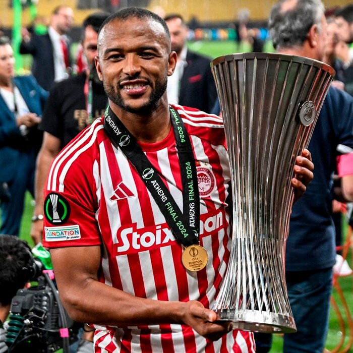 Герой финала Лиги конференций в 15 лет бросил школу и работал плотником