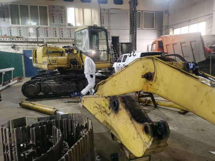 Это ваш покорный слуга запечатлён после снятия стрелы с экскаватора.