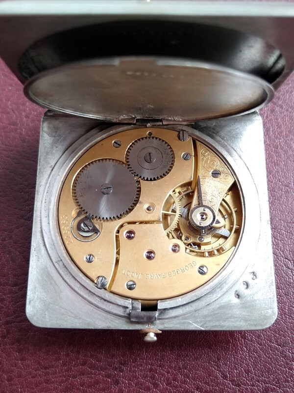 В часах установлен механизм Zenith 17’’’ N.V.S.III.