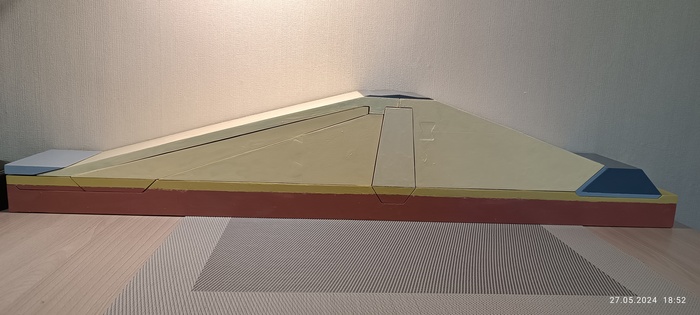 Левый бок, у нас ПротивоФильтрационное Устройство отсутствует. Плотина однородная.