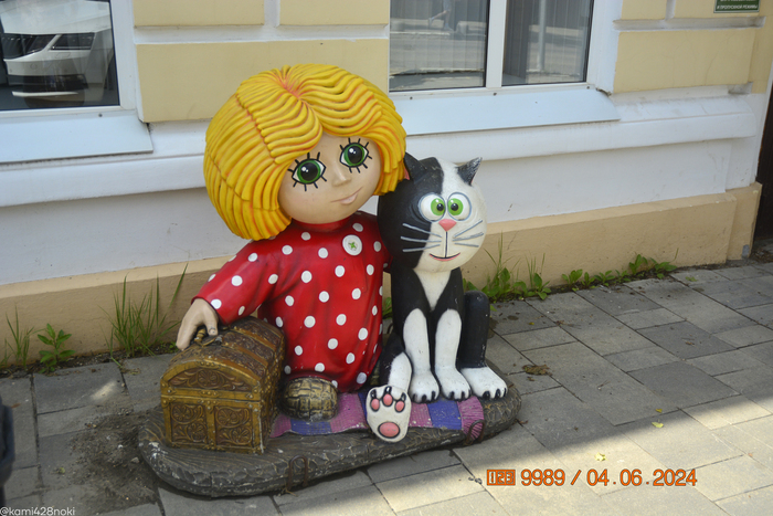 Какие милые создания у кафешки