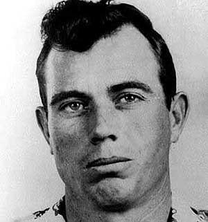 Полицейский Типпит,ветеран ВМВ и десантник.