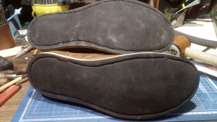 Можно без резины, конечно, но мне так больше нравится. Мягче походка)