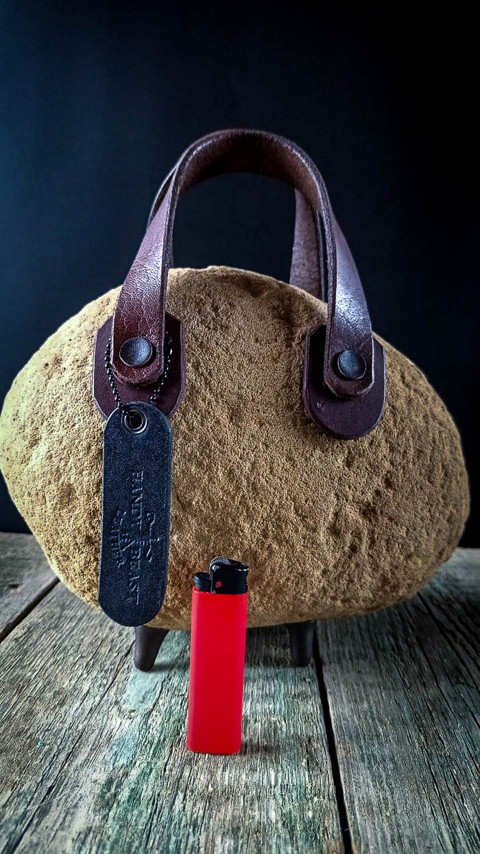 Зажигалка для масштаба. Общий вес сумочки 6 кг. Временные затраты - 1.5 биркин/часа