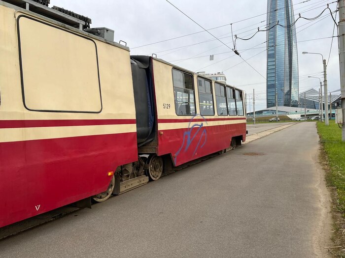 окно не задели. этот вагон будет готов через день.