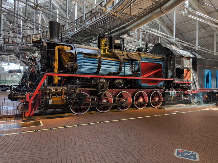 Устройство паровоза. Справа внизу ромбик для тех кто скачал приложение на смартфон. В нем больше информации и дополненная реальность.